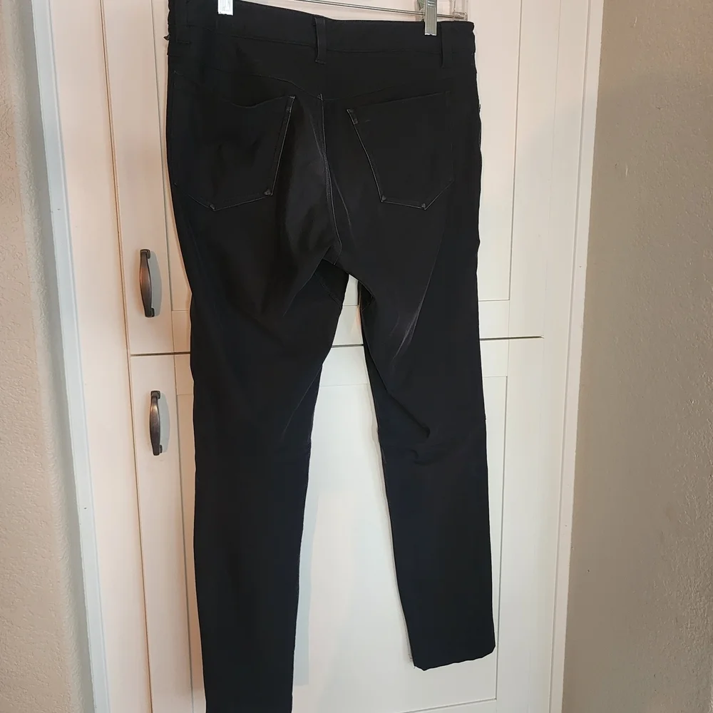 lululemon athletica Men’s Slim Jeans — Black